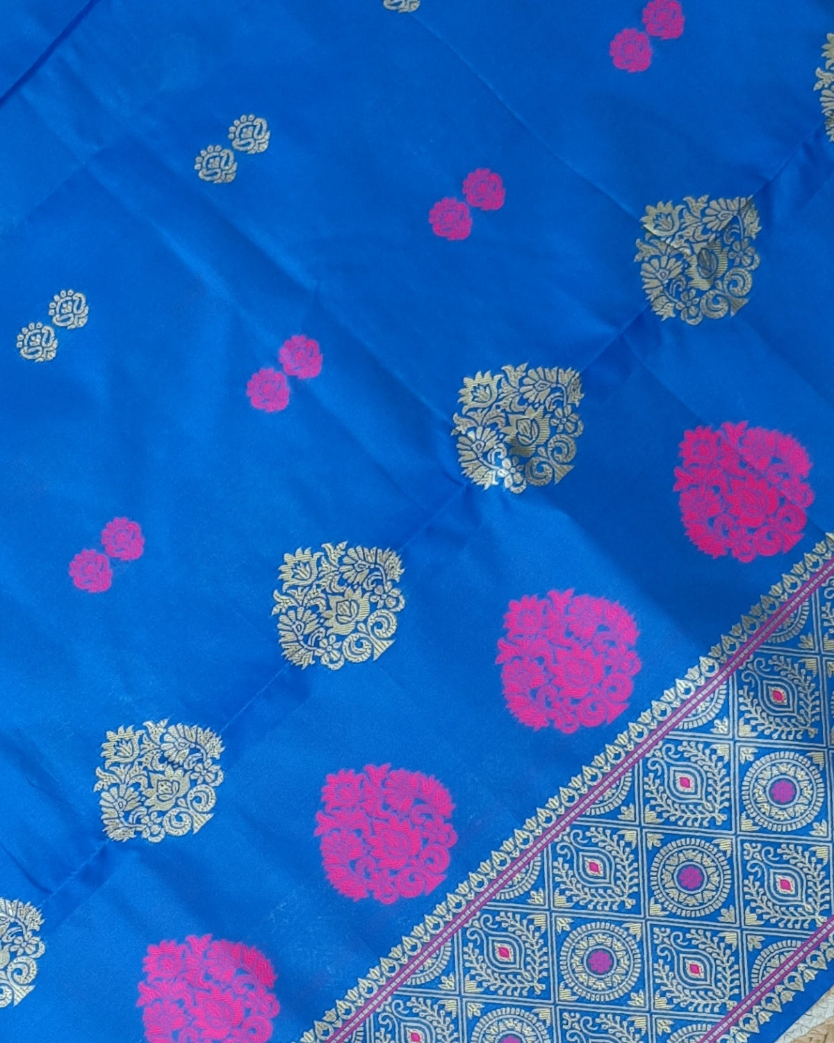 Mix paat mekhela sador